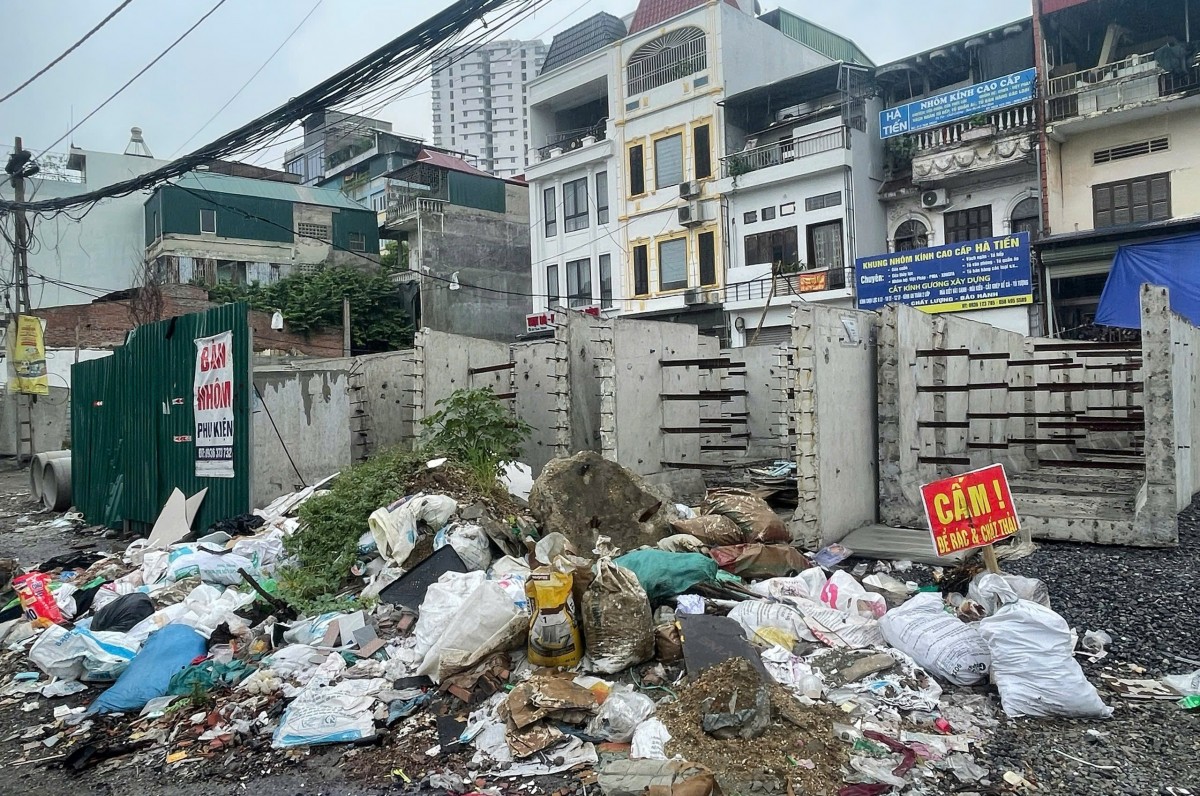 Dự án mở rộng đường Tam Trinh vẫn ngổn ngang sau gần 10 năm thi công Dự án mở rộng đường Tam Trinh vẫn ngổn ngang sau gần 10 năm thi công