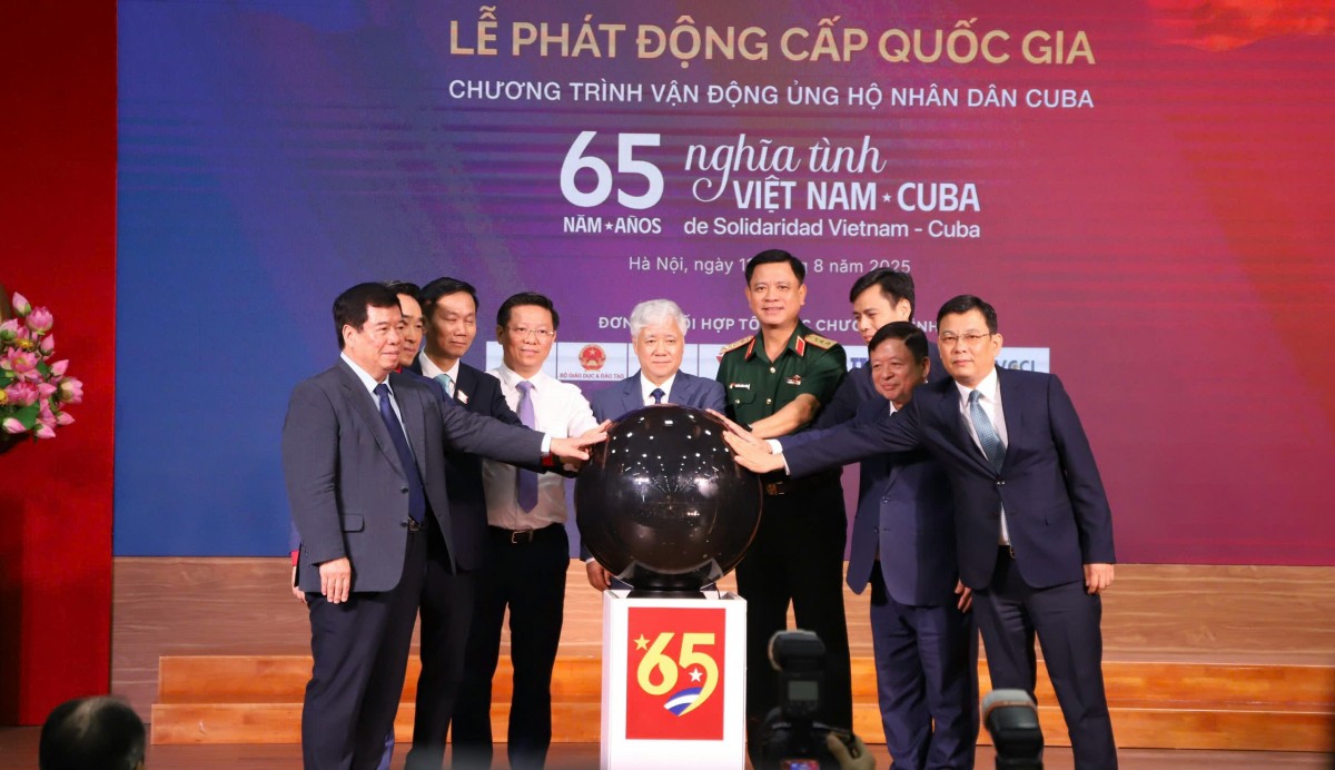 Cùng nhau viết tiếp những trang mới của tình hữu nghị Việt Nam - Cuba