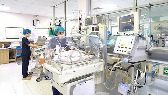 Bé sơ sinh tử vong sau 2 ngày vì gia đình 