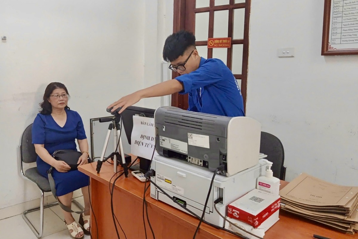 Ban Bí thư yêu cầu tiến hành đổi thẻ đảng viên trong toàn Đảng