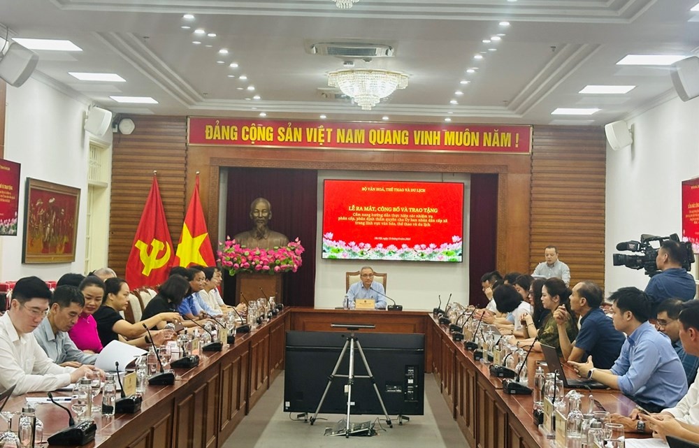 Ra mắt Cẩm nang hướng dẫn phân cấp thẩm quyền cho UBND cấp xã trong lĩnh vực văn hoá