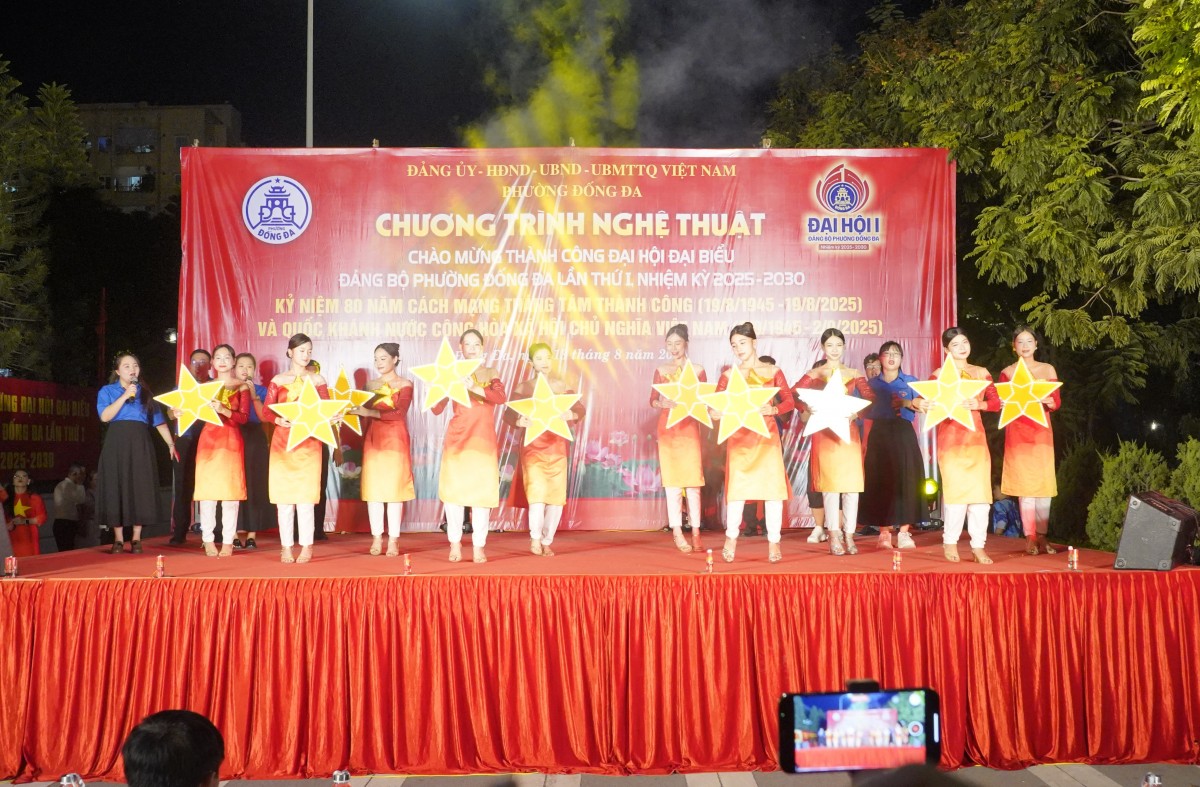 Đặc sắc chương trình nghệ thuật chào mừng Đại hội Đảng bộ phường Đống Đa