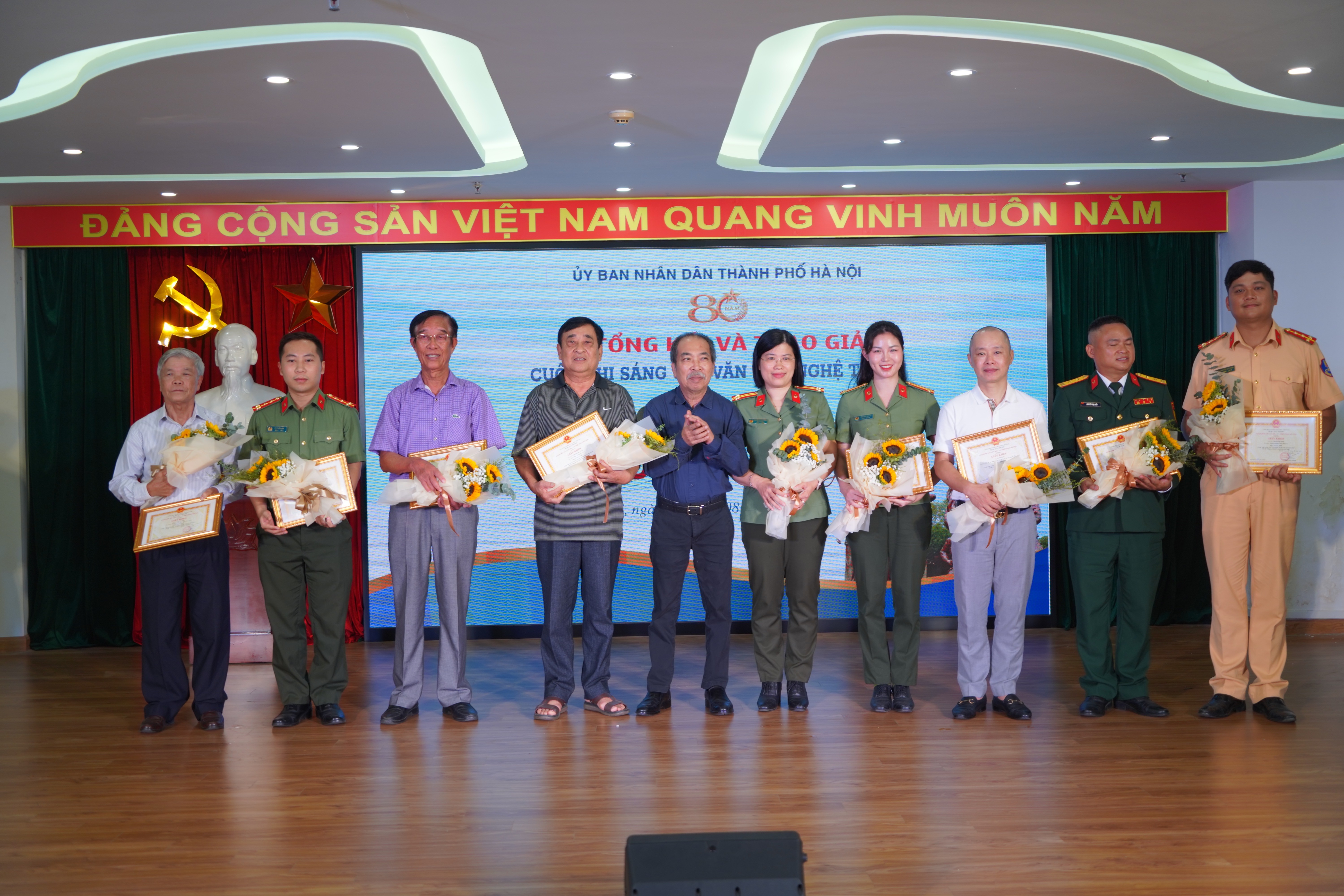 Trao giải cuộc thi sáng tác văn học nghệ thuật 