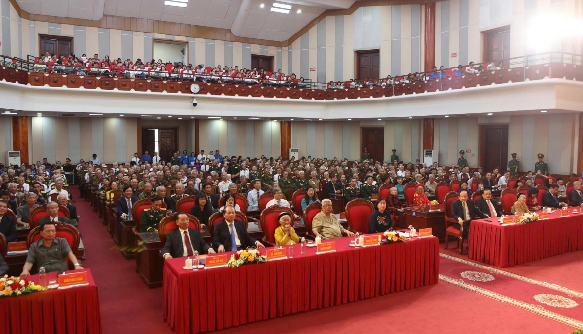 Phát huy truyền thống anh hùng, quyết tâm xây dựng Thủ đô giàu đẹp