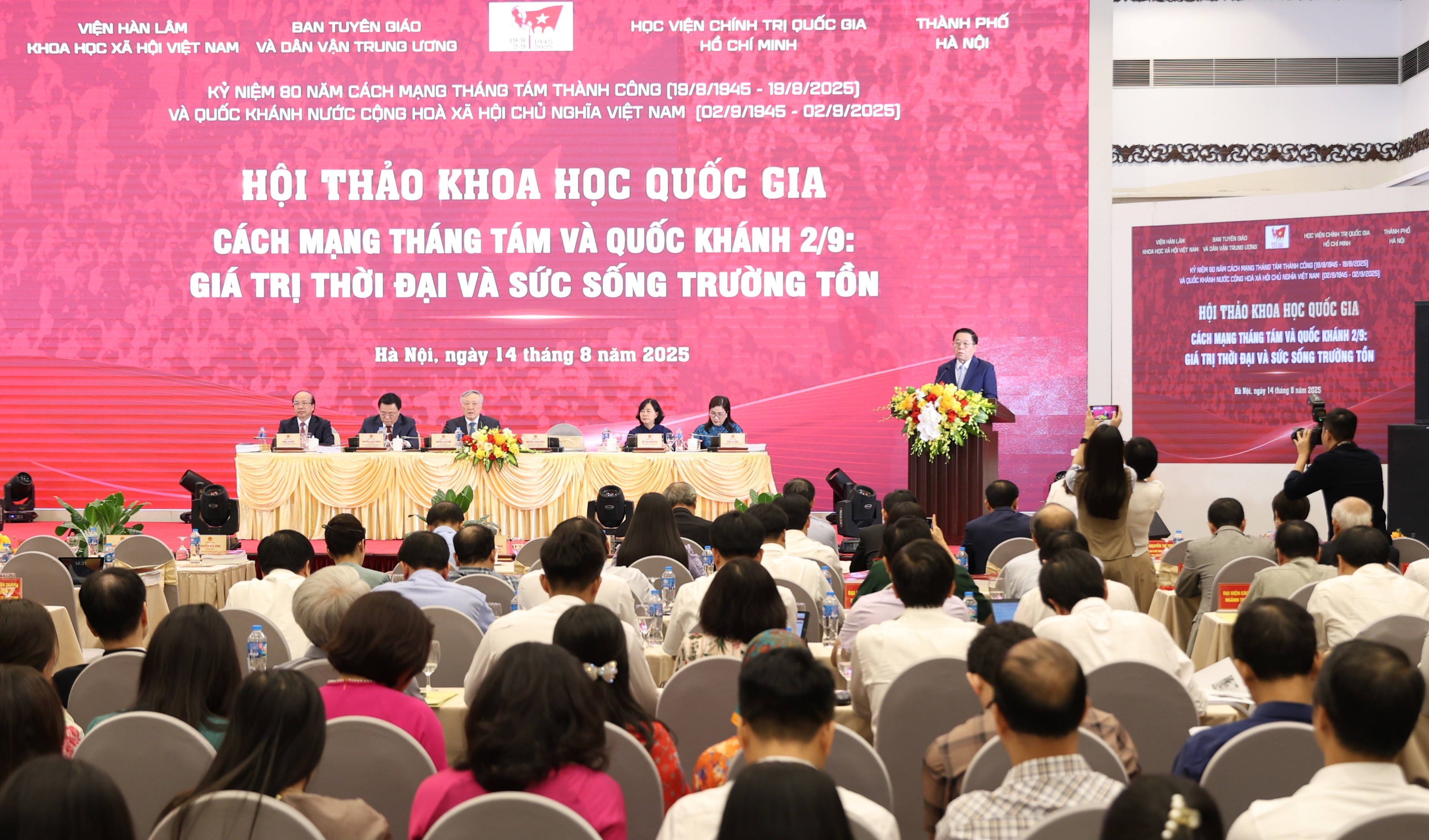 Khẳng định tầm vóc lịch sử và giá trị thời đại của Cách mạng tháng Tám