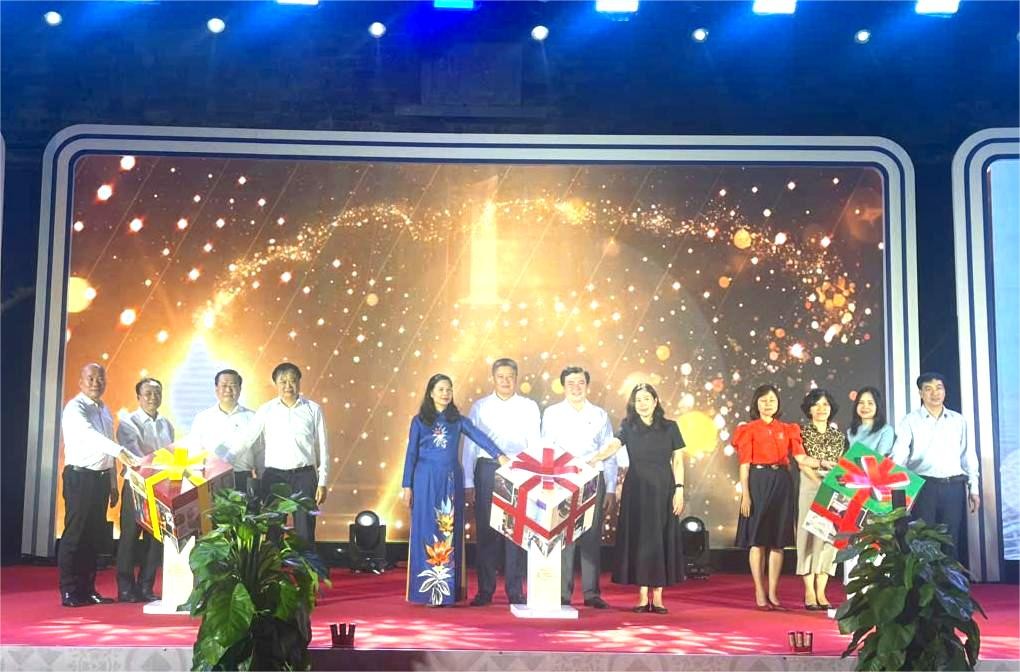 Hà Nội quảng bá tinh hoa làng nghề qua Hội chợ quà tặng 2025