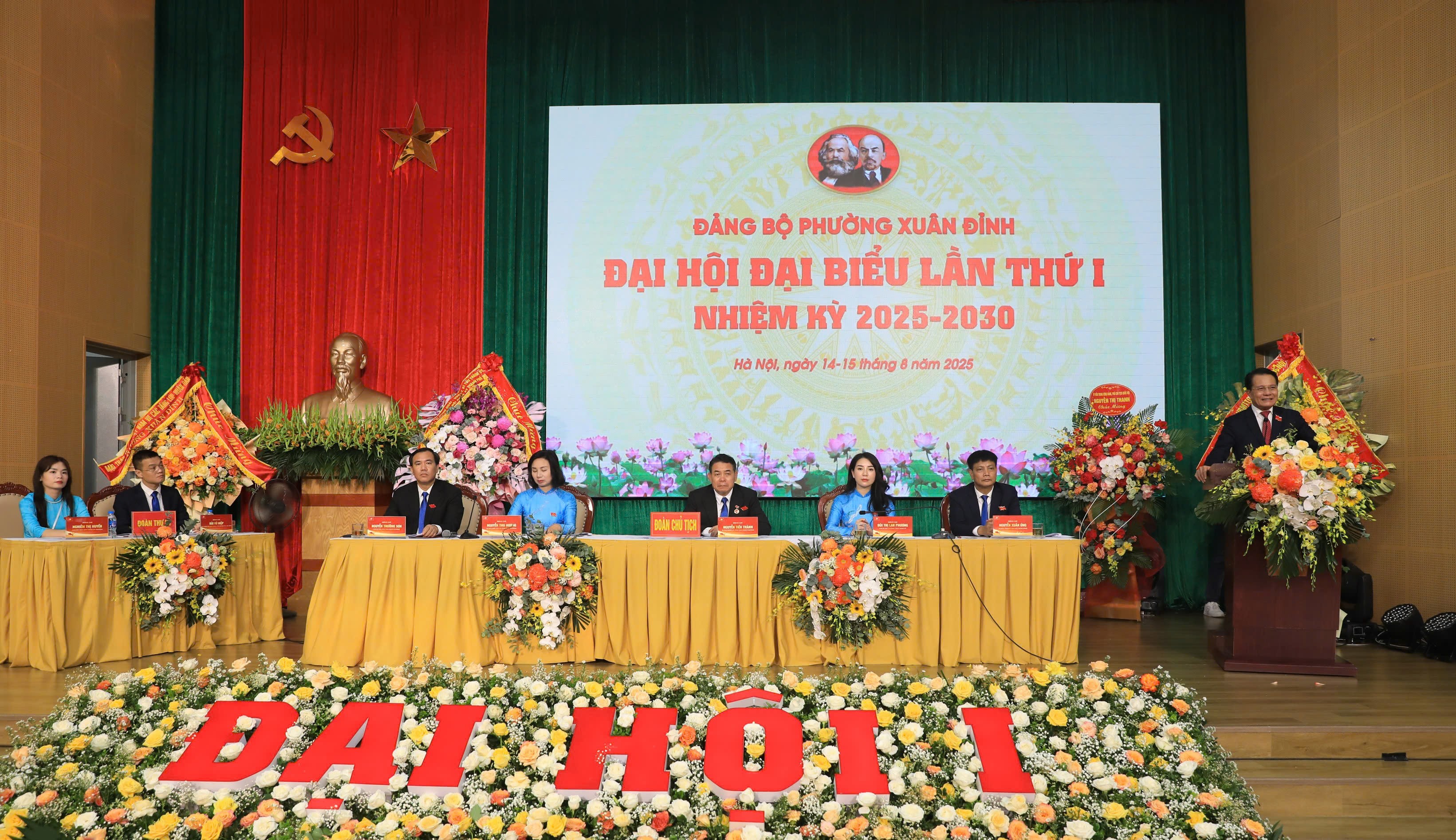 Xây dựng Đảng bộ vững mạnh, kiến tạo Xuân Đỉnh trở thành đô thị thông minh, kiểu mẫu