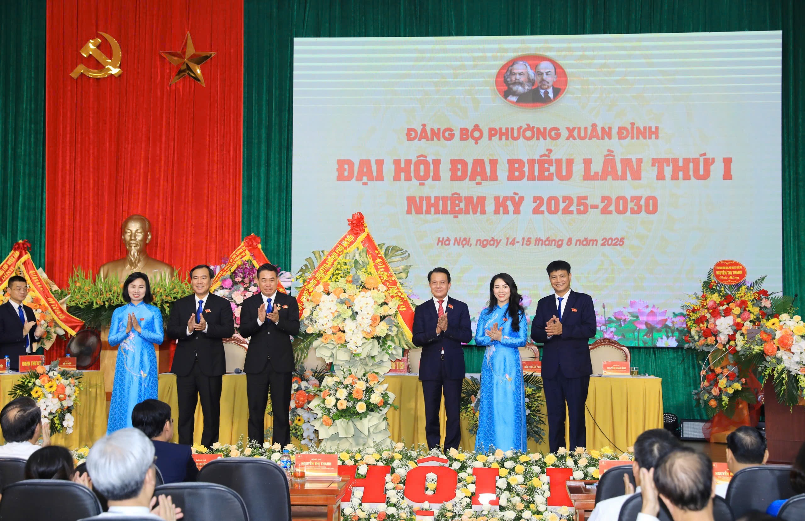 Xây dựng Đảng bộ vững mạnh, kiến tạo Xuân Đỉnh trở thành đô thị thông minh, kiểu mẫu