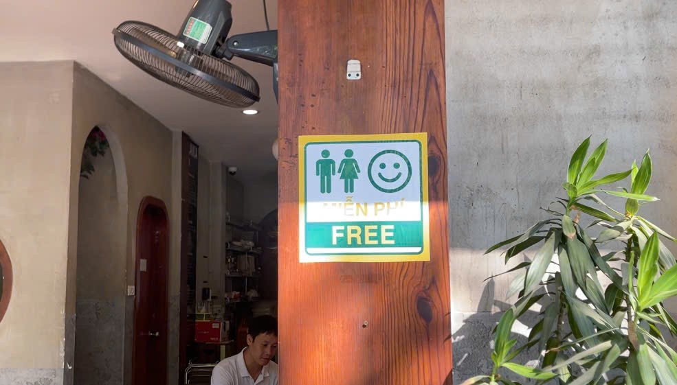 Nhà vệ sinh miễn phí - Điểm nhấn thân thiện của Hà Nội trong dịp lễ lớn Nhà vệ sinh miễn phí - Điểm nhấn thân thiện của Hà Nội trong dịp lễ lớn