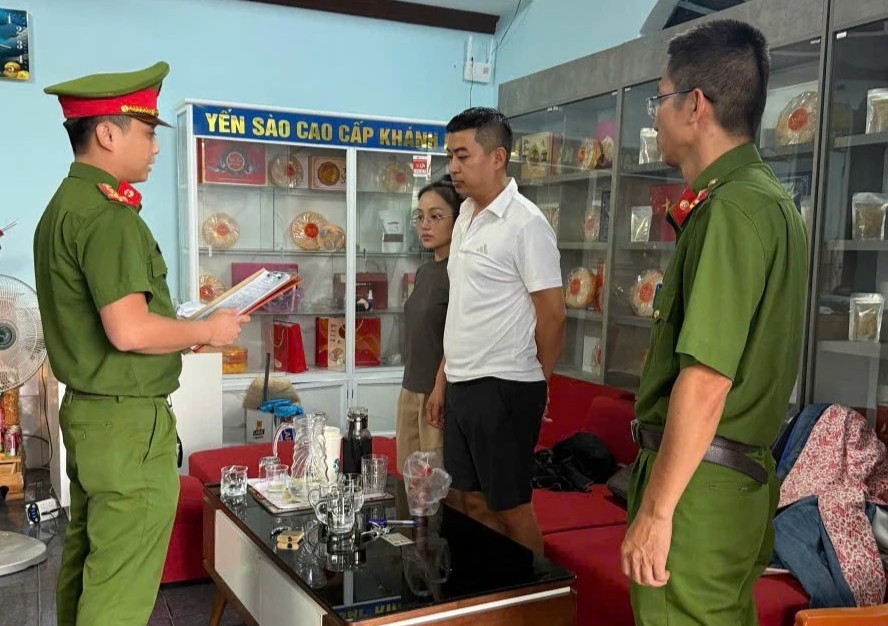 Bắt giữ nhóm tội phạm nước ngoài chiếm đoạt 30 tỉ đồng qua thẻ thanh toán quốc tế