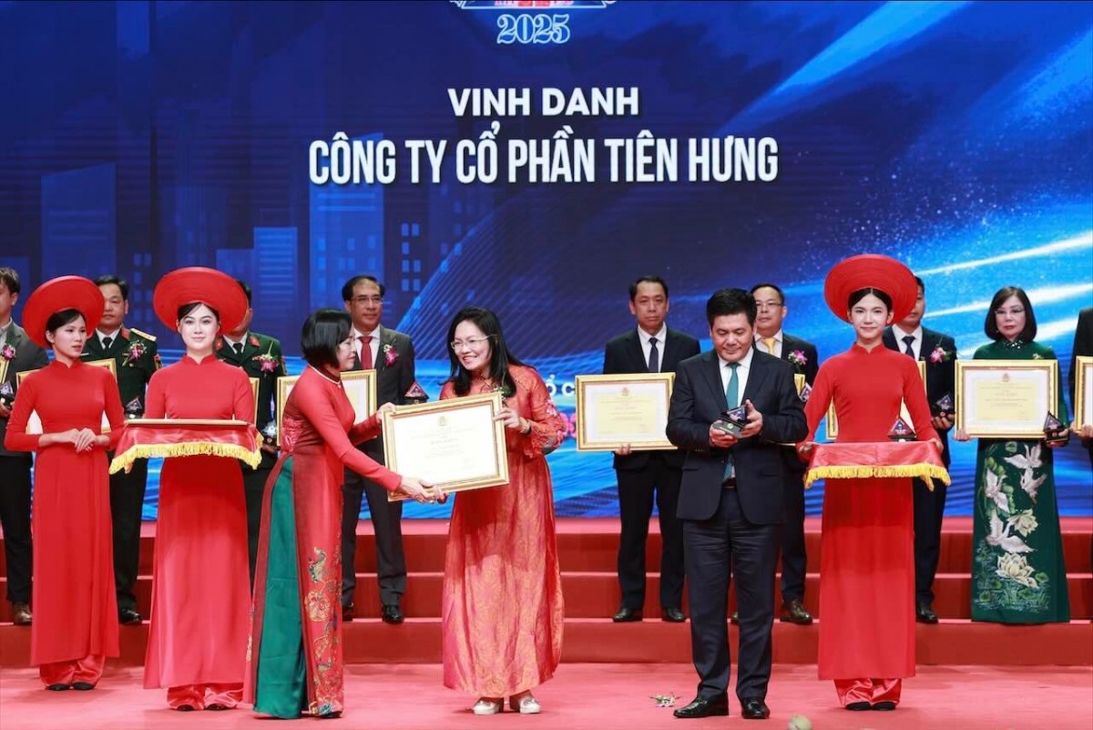 Tôn vinh 28 doanh nghiệp có giải pháp chăm lo ngày càng tốt hơn cho người lao động