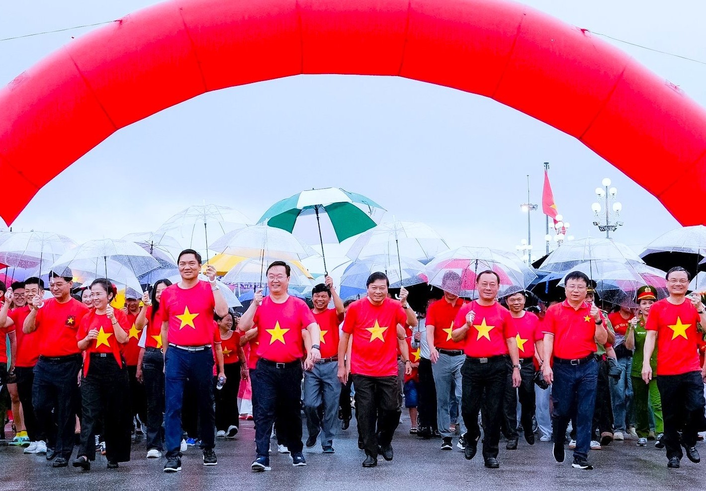 Nghệ An: Trang nghiêm, tự hào chương trình "Cùng Việt Nam tiến bước"