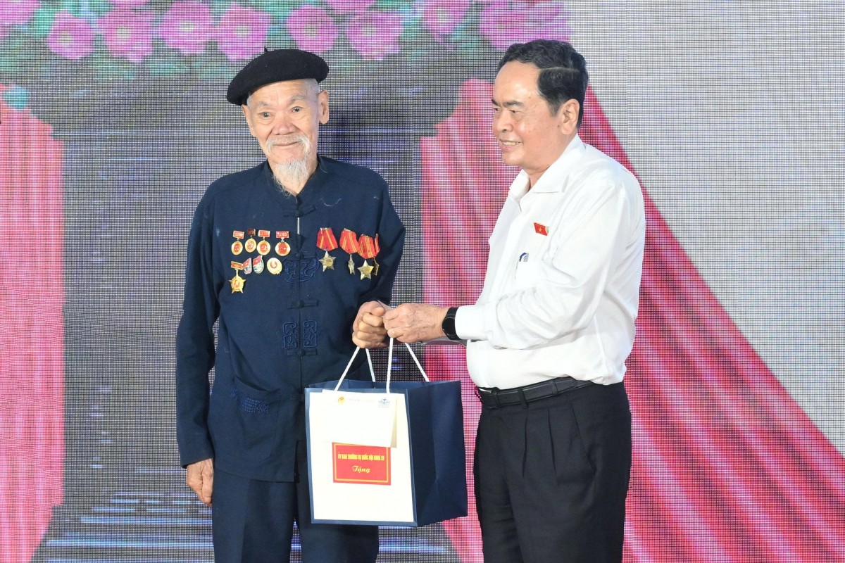 Quốc hội tổ chức chương trình “Trở về nguồn - hướng tới tương lai”