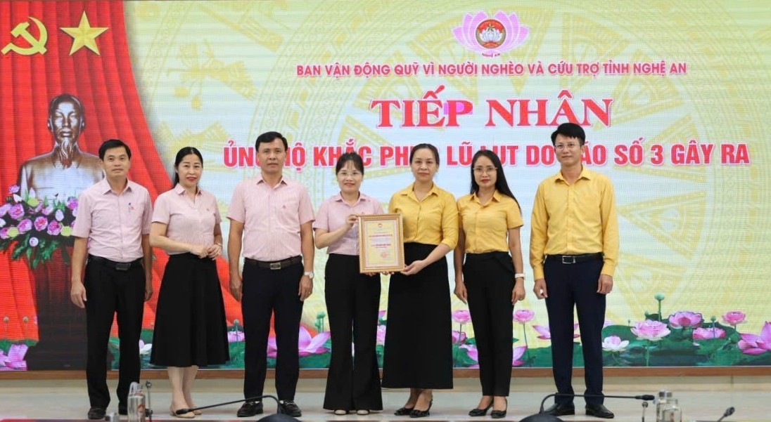 Ngân hàng CSXH tỉnh Nghệ An tích cực hỗ trợ người dân bị thiệt hại do mưa lũ