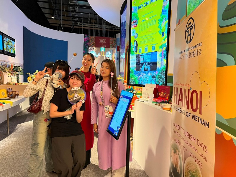 Những ngày du lịch Hà Nội - Việt Nam tại Osaka, Nhật Bản