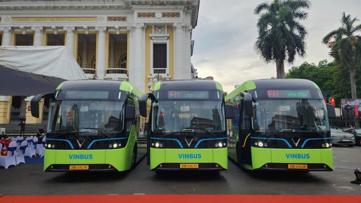 Hà Nội khai trương tuyến buýt điện miễn phí phục vụ tham quan Lăng Bác, Hồ Gươm Hà Nội khai trương tuyến buýt điện miễn phí phục vụ tham quan Lăng Bác, Hồ Gươm