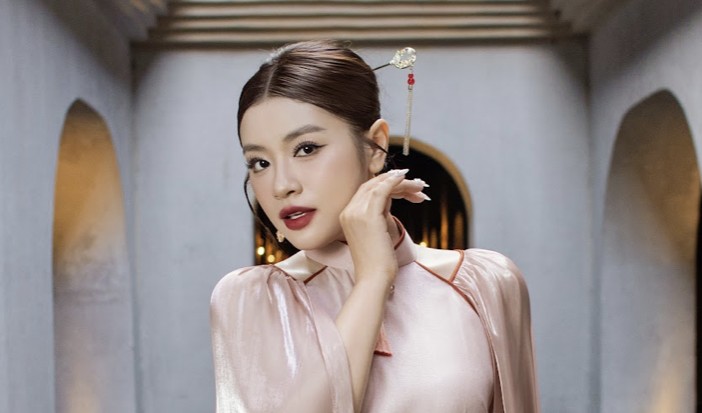 Sao mai Nguyễn Thu Hằng đài các hát giữa non thiêng Yên Tử