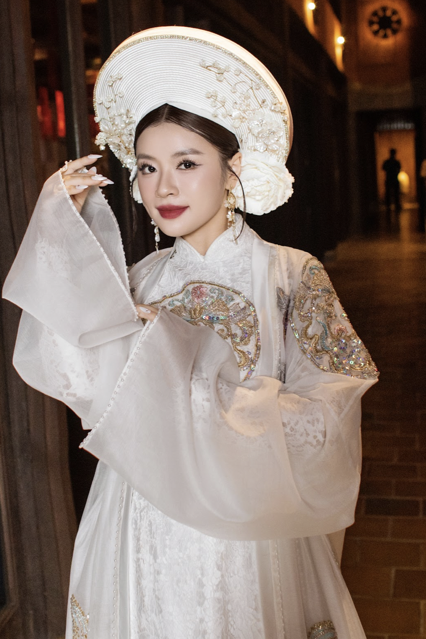 Sao mai Nguyễn Thu Hằng đài các hát giữa non thiêng Yên Tử