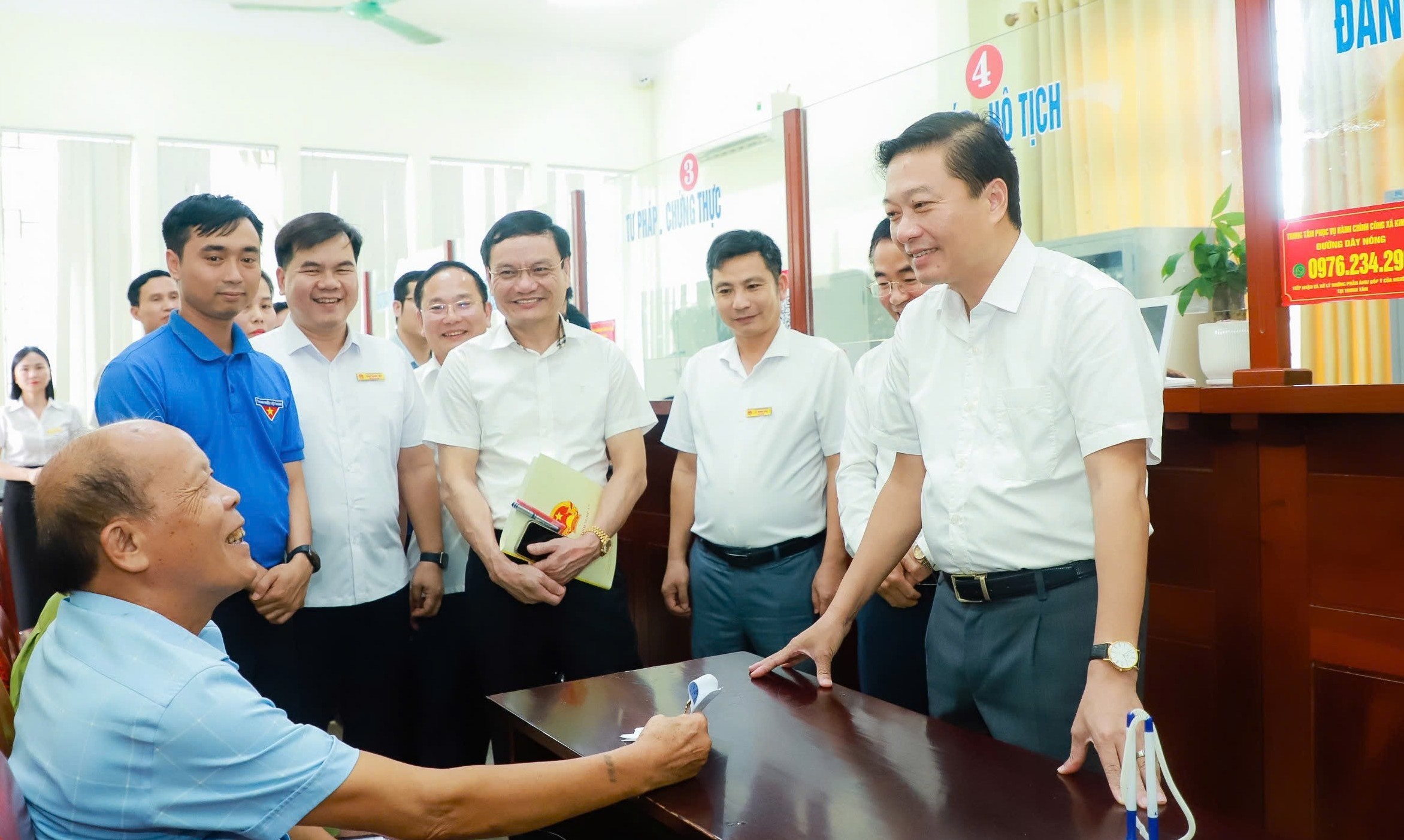 Nghệ An tiếp nhận viên chức, người hoạt động không chuyên trách làm công chức cấp xã