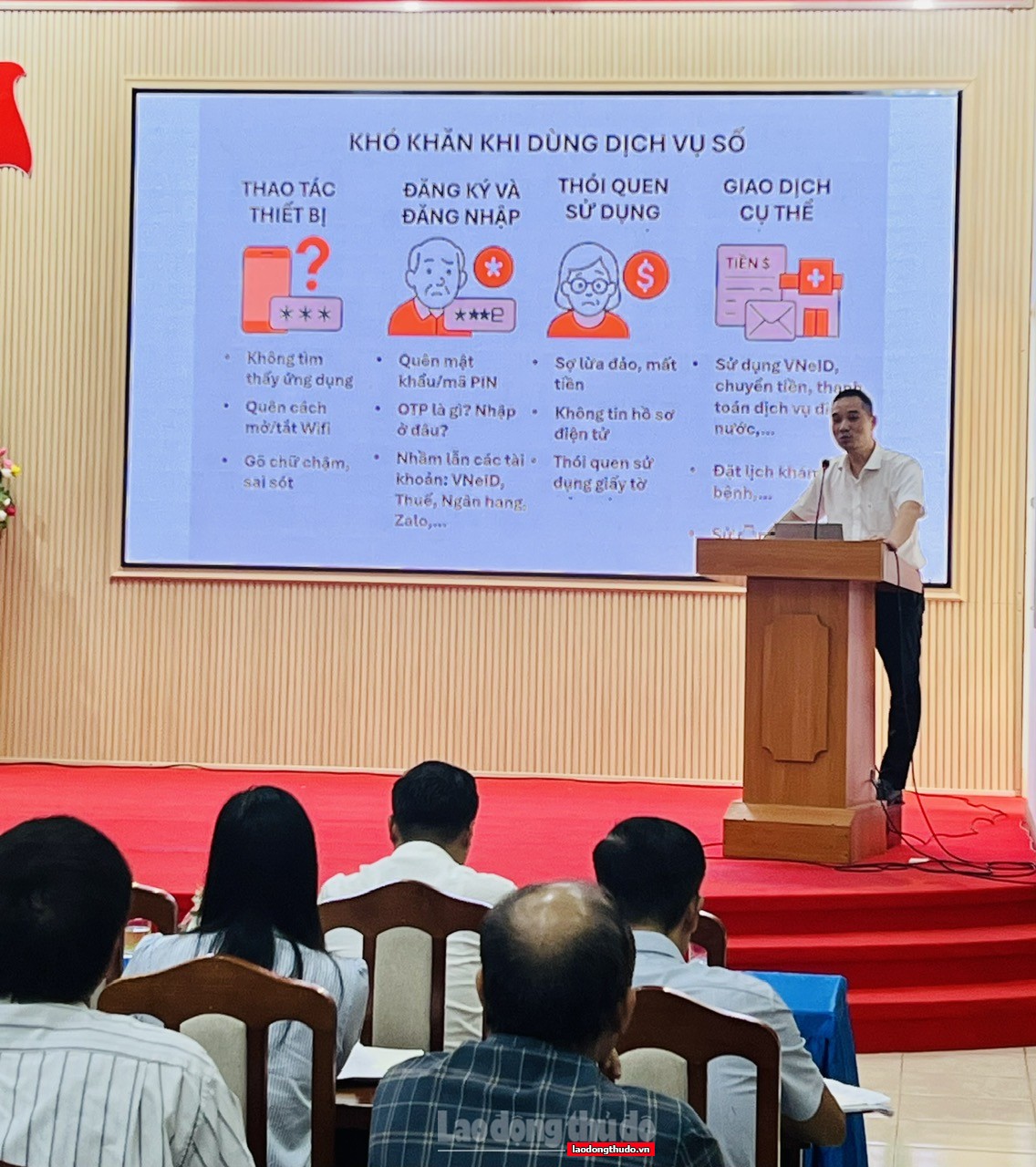 “45 ngày đêm” thần tốc phổ cập kỹ năng số cho người dân xã Ngọc Hồi