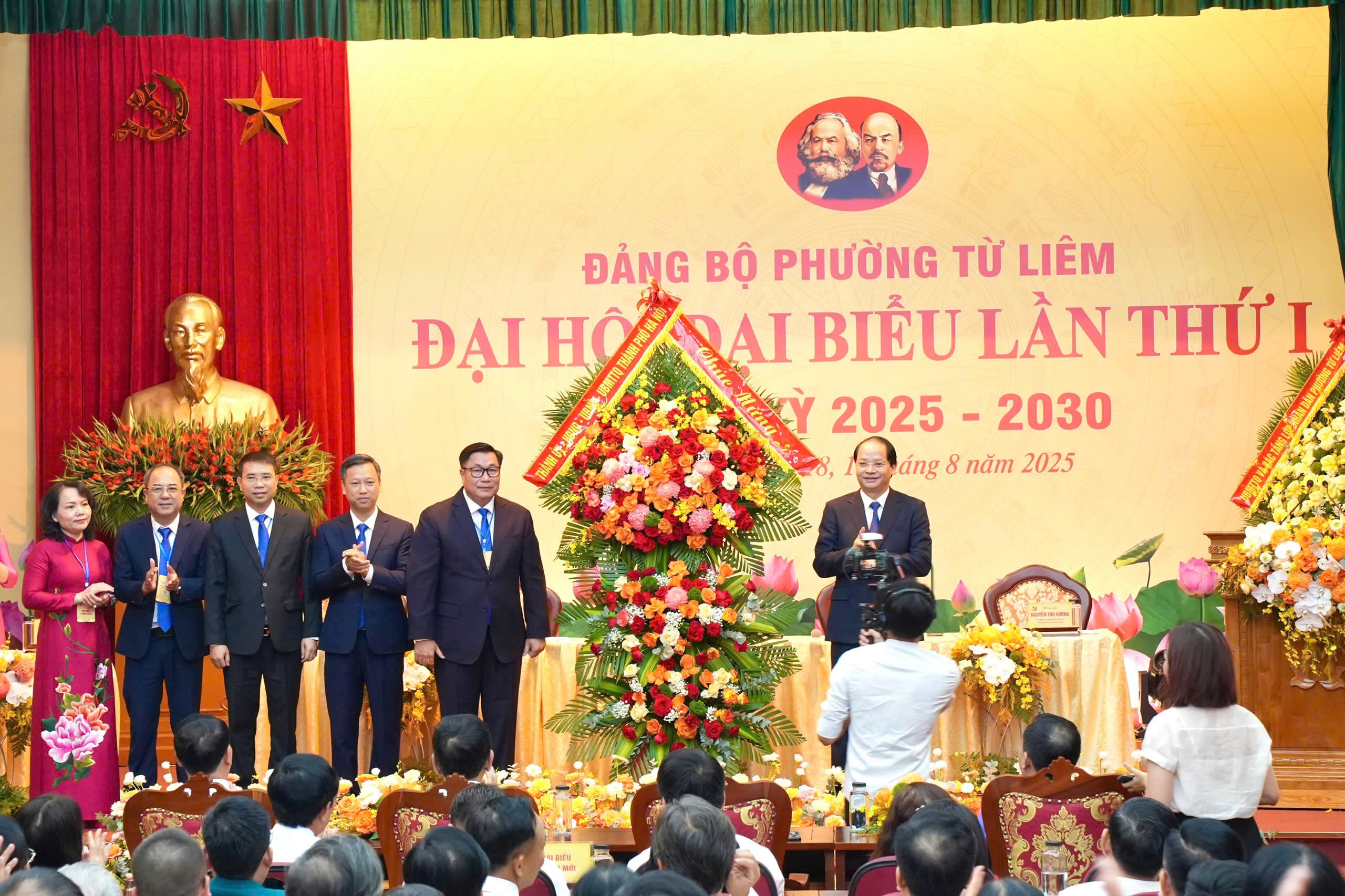 Đại hội Đảng bộ phường Từ Liêm Từ Liêm phát huy khối đại đoàn kết toàn dân, xây dựng phường giàu đẹp