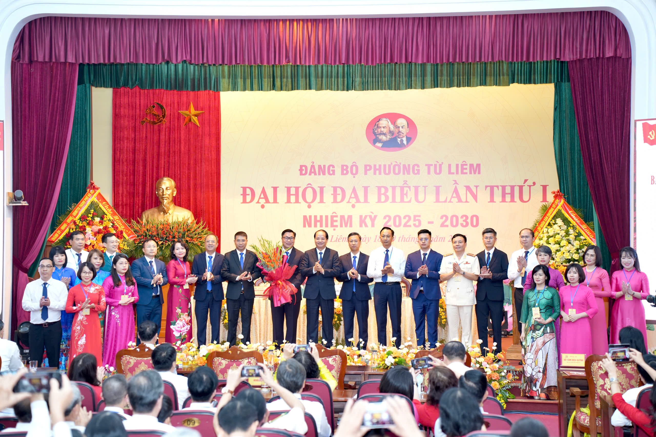 Đại hội Đảng bộ phường Từ Liêm Từ Liêm phát huy khối đại đoàn kết toàn dân, xây dựng phường giàu đẹp