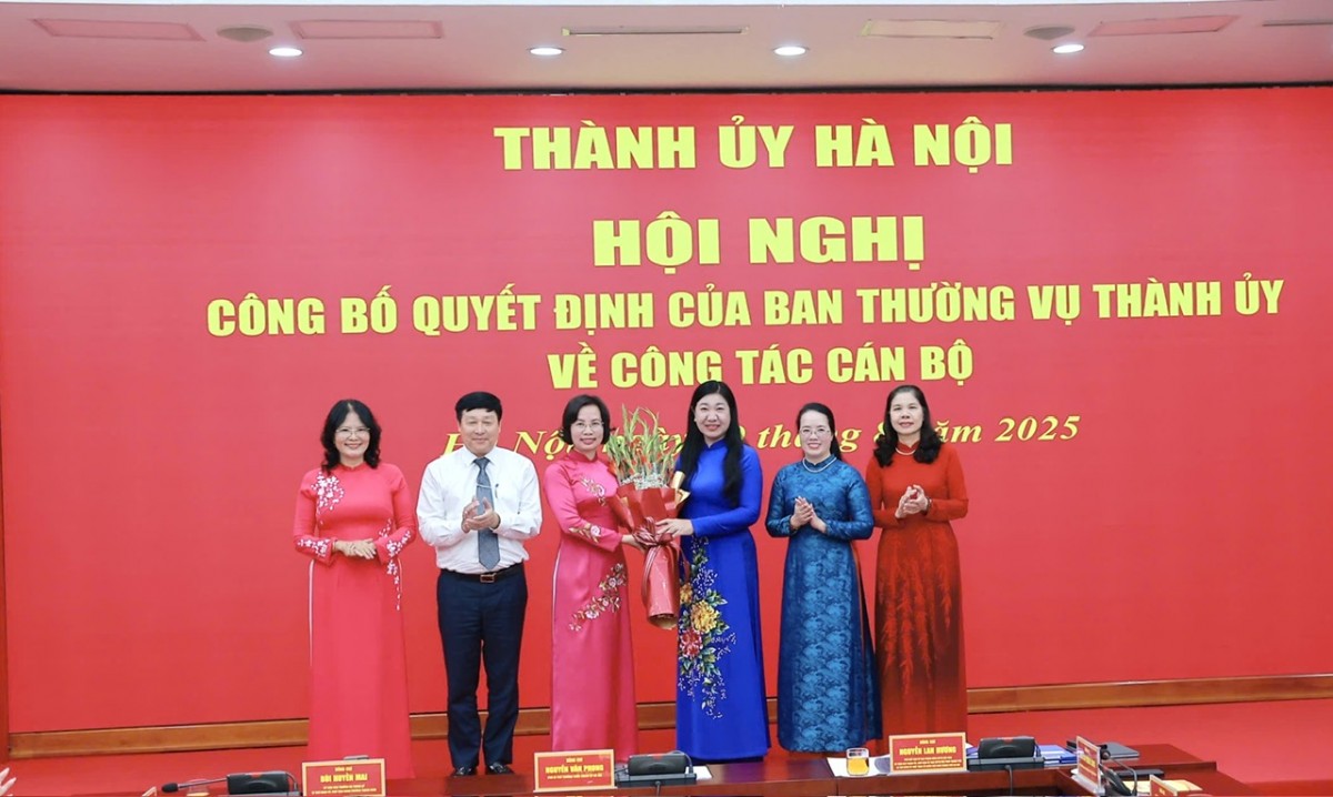 Đồng chí Bùi Huyền Mai nhận nhiệm vụ tại Ủy ban MTTQ Việt Nam thành phố Hà Nội