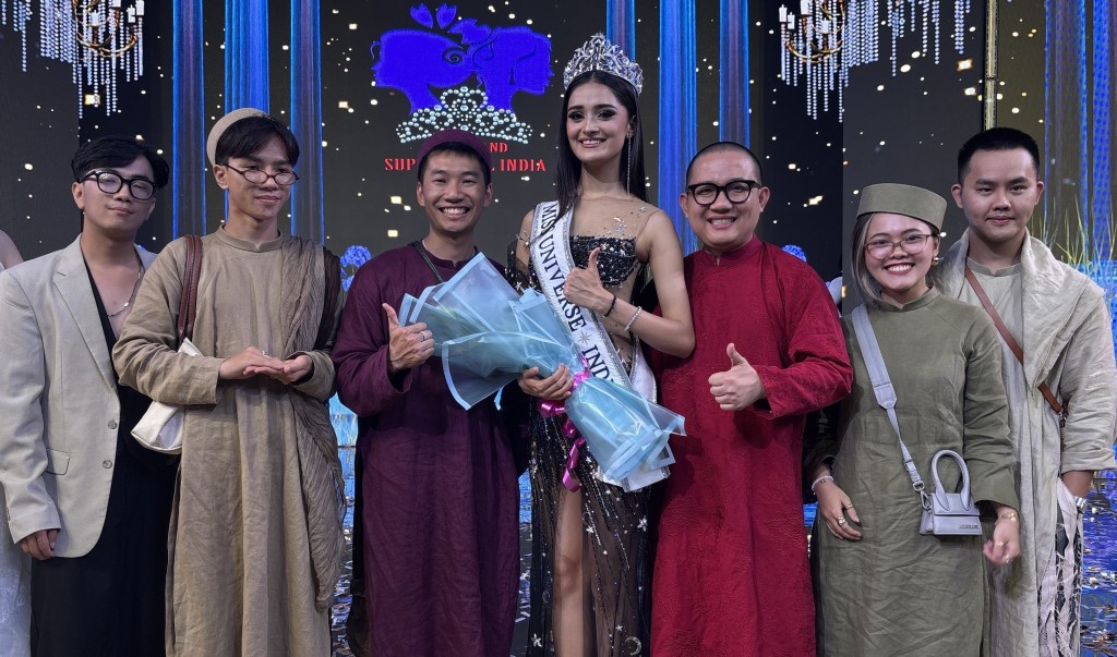 Nhà thiết kế Song Toàn đưa hai người đẹp quốc tế lên ngôi Hoa hậu