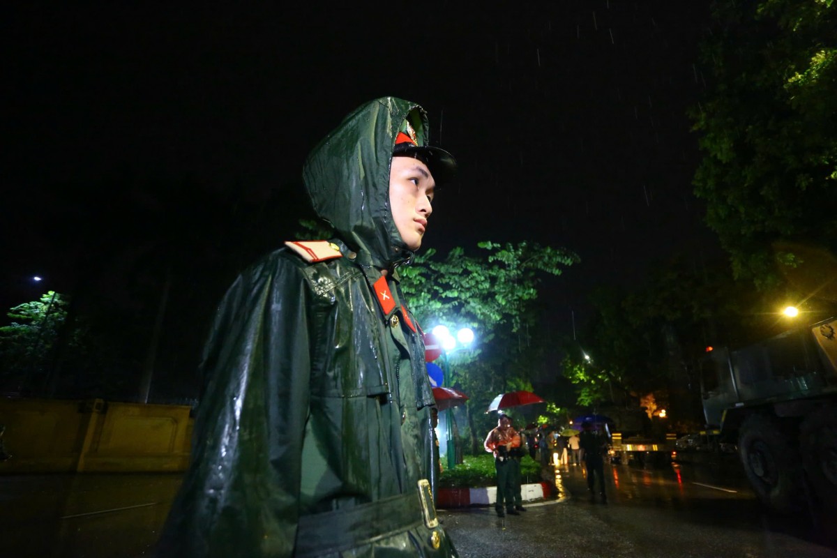 Hàng trăm phương tiện diễu binh, diễu hành cơ động trong đêm mưa chuẩn bị cho Quốc khánh Hàng trăm phương tiện diễu binh, diễu hành cơ động trong đêm mưa chuẩn bị cho Quốc khánh