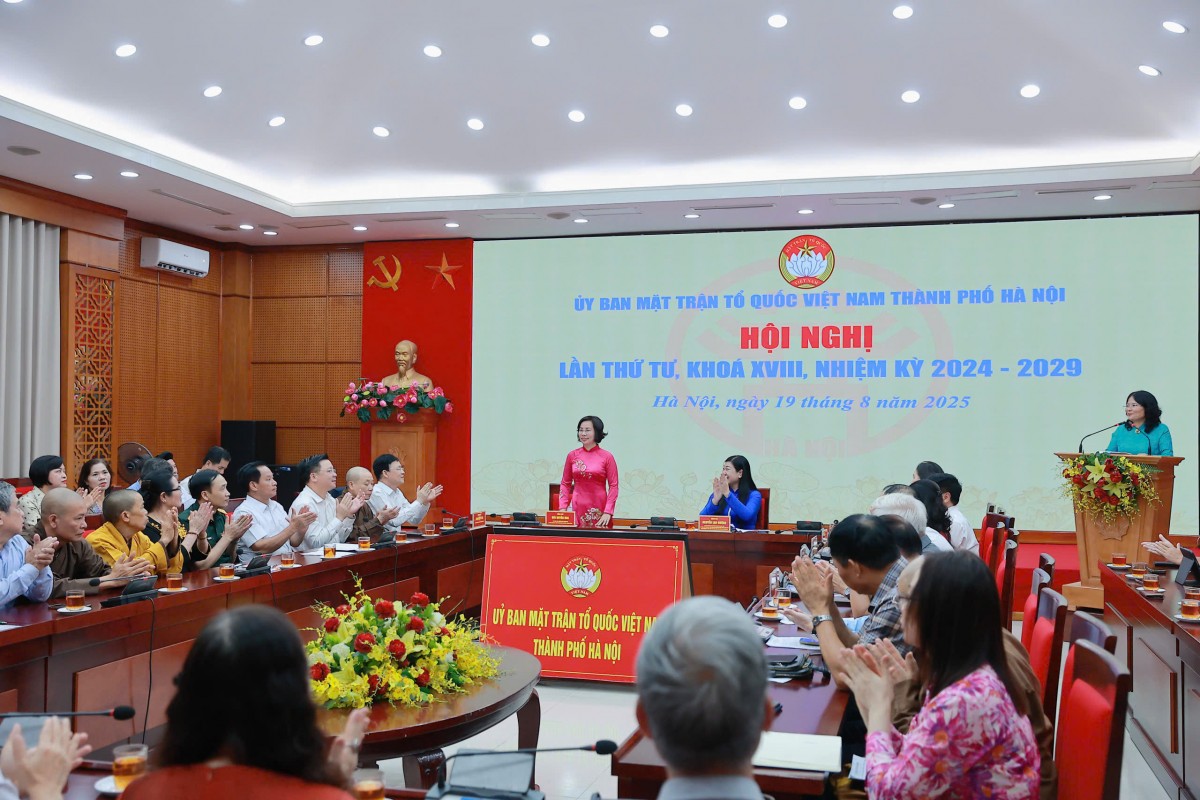 Đồng chí Bùi Huyền Mai giữ chức Phó Chủ tịch Thường trực Ủy ban MTTQ Việt Nam thành phố Hà Nội