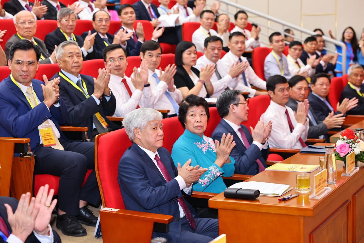 Đảng bộ Tổng LĐLĐ Việt Nam đổi mới tư duy, góp phần xây dựng giai cấp công nhân hiện đại, lớn mạnh