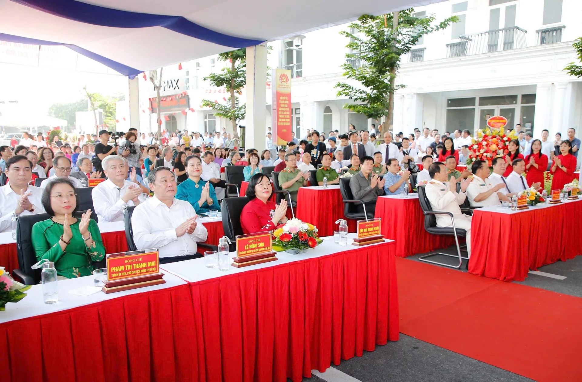 Hà Nội: Gắn biển 2 tuyến phố mới Lê Giản và Bạch Thành Phong Hà Nội: Gắn biển 2 tuyến phố mới Lê Giản và Bạch Thành Phong