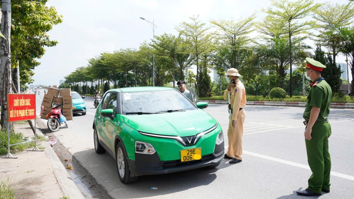 Tăng cường xử lý vi phạm, đảm bảo an toàn giao thông trước Quốc khánh 2/9 Tăng cường xử lý vi phạm, đảm bảo an toàn giao thông trước Quốc khánh 2/9