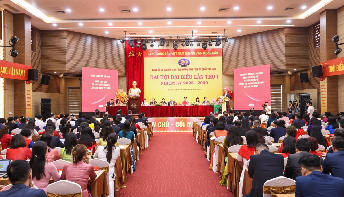 Đồng chí Đỗ Văn Chiến giữ chức Bí thư Đảng ủy Cơ quan Ủy ban Trung ương MTTQ Việt Nam Đồng chí Đỗ Văn Chiến giữ chức Bí thư Đảng ủy Cơ quan Ủy ban Trung ương MTTQ Việt Nam