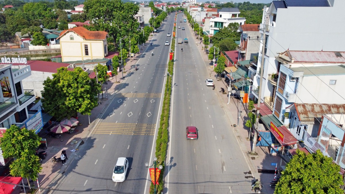 Ngoại thành Hà Nội nhuộm sắc đỏ mừng Đại lễ