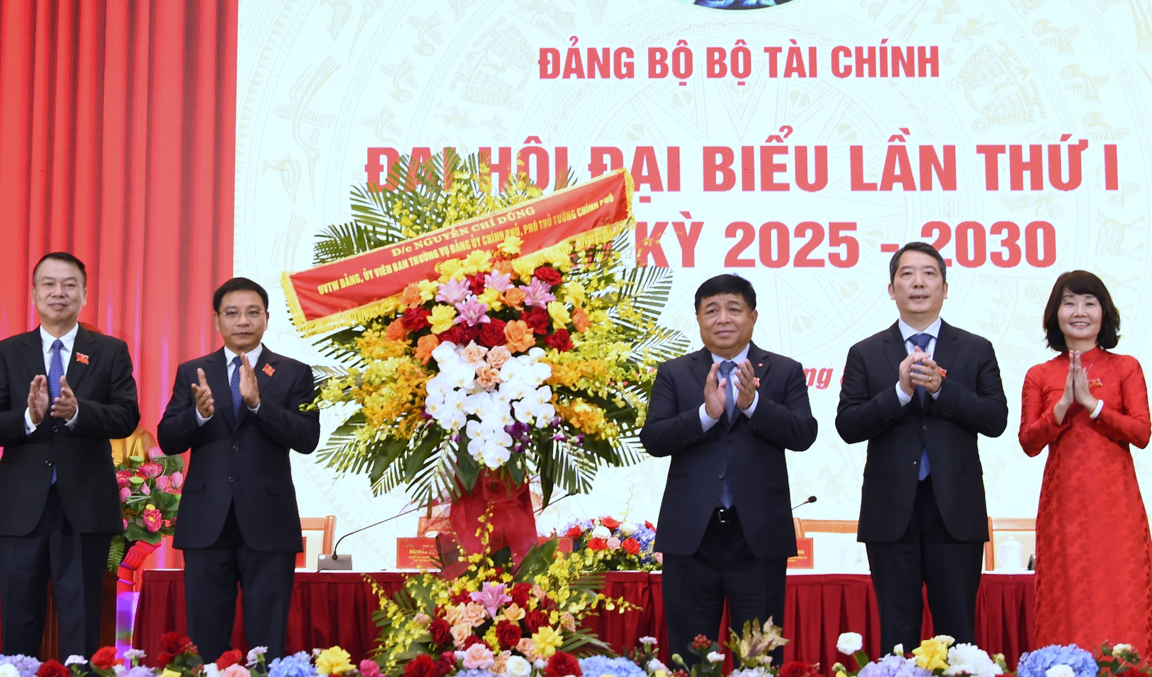 Tiếp tục thực hiện thắng lợi các mục tiêu của ngành Tài chính