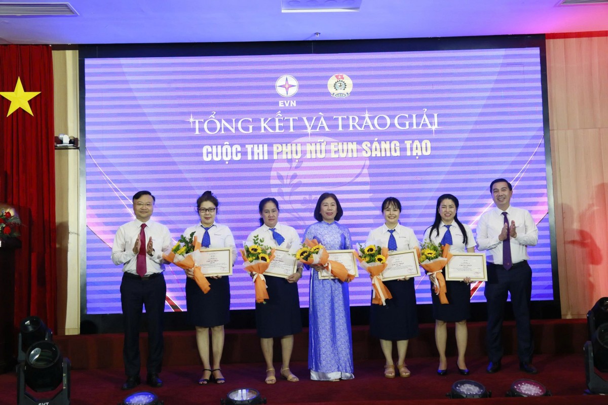 Trao giải Cuộc thi ảnh “Nét đẹp Phụ nữ EVN” và Cuộc thi “Phụ nữ EVN sáng tạo”