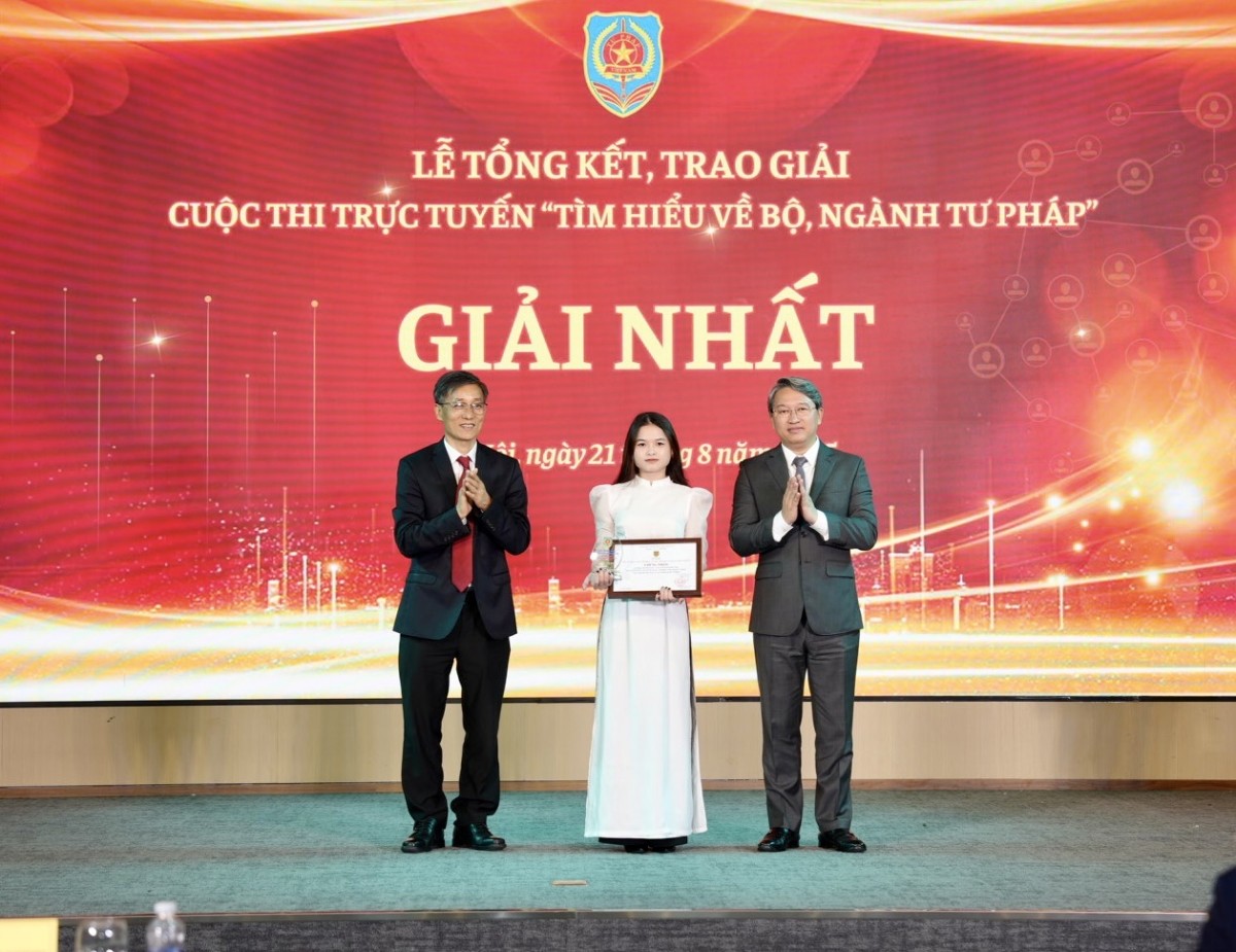Trao Giải Báo chí toàn quốc về ngành Tư pháp và cuộc thi trực tuyến “Tìm hiểu về Bộ, ngành Tư pháp”