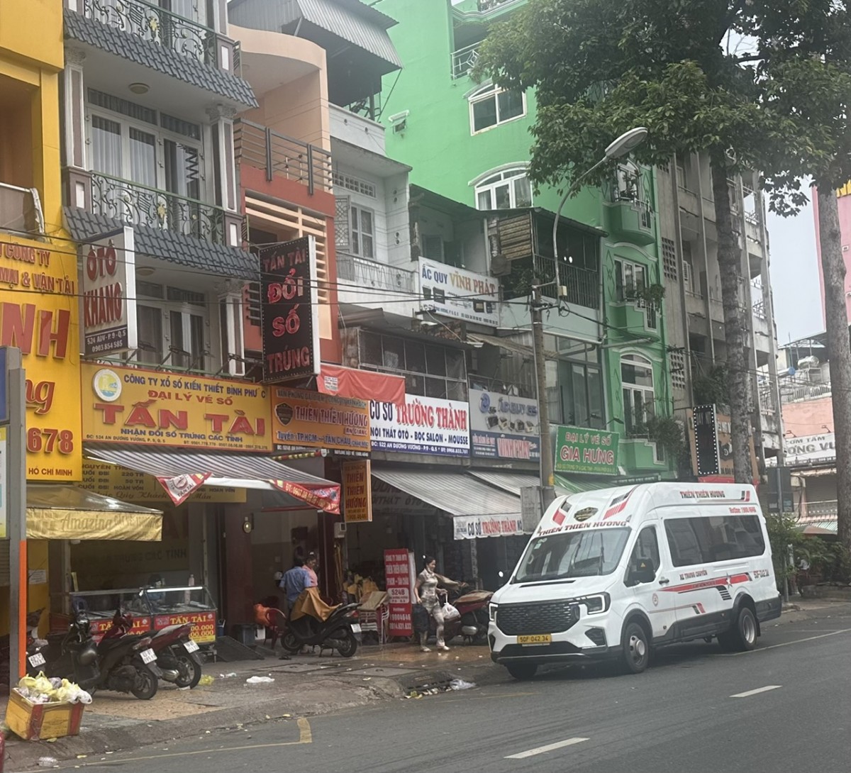 Xe “dù” vẫn hoạt động phức tạp tại TP.HCM