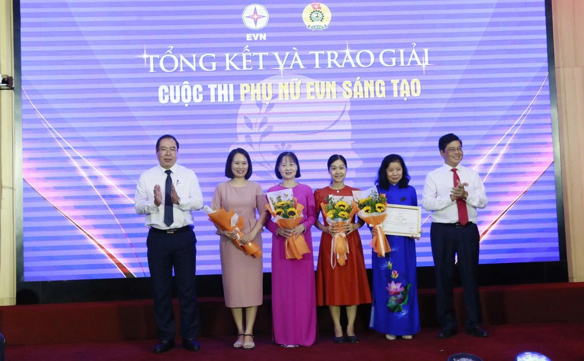 Trao giải Cuộc thi ảnh “Nét đẹp Phụ nữ EVN” và Cuộc thi “Phụ nữ EVN sáng tạo”