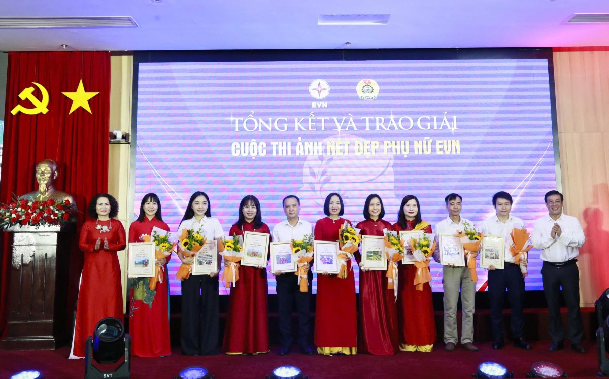 Trao giải Cuộc thi ảnh “Nét đẹp Phụ nữ EVN” và Cuộc thi “Phụ nữ EVN sáng tạo”