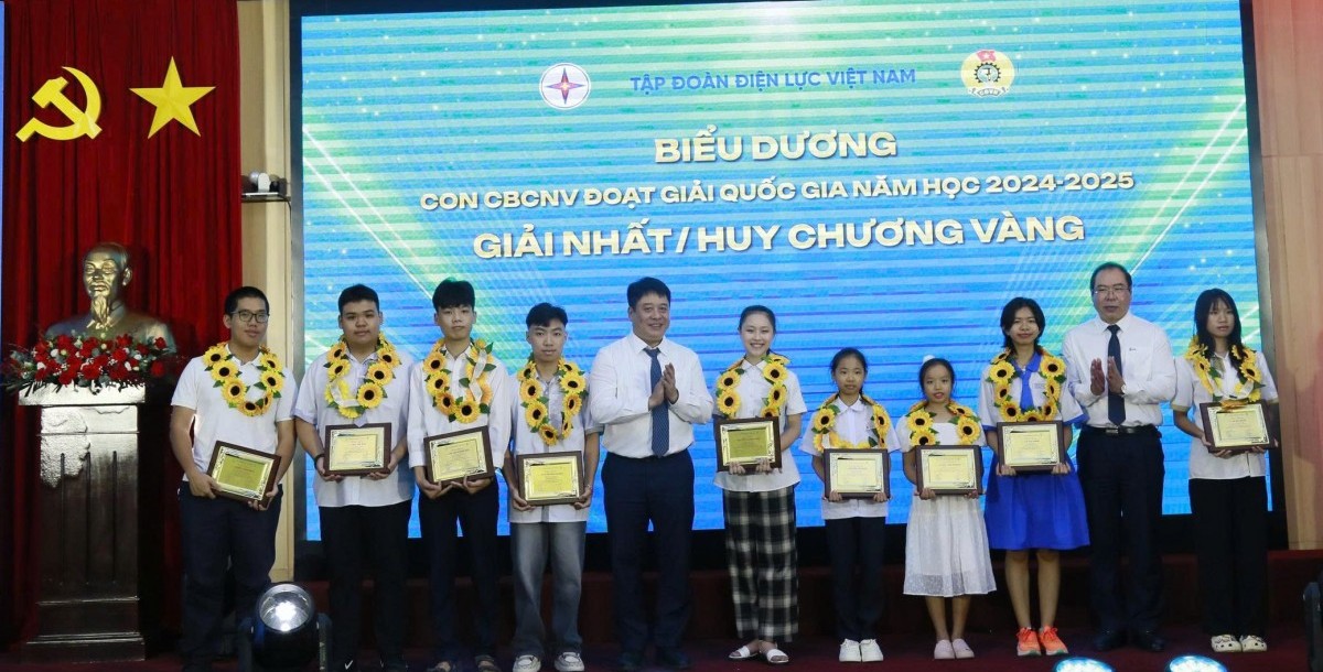 Tự hào những tấm gương tiêu biểu con cán bộ, công nhân viên ngành Điện