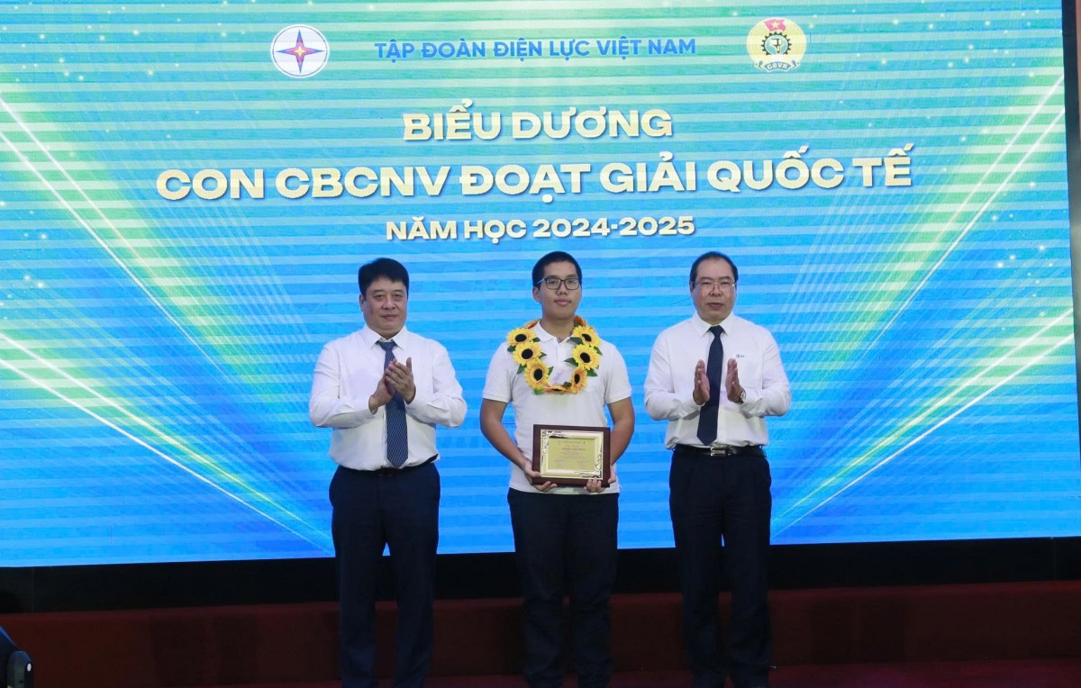 Tự hào những tấm gương tiêu biểu con cán bộ, công nhân viên ngành Điện