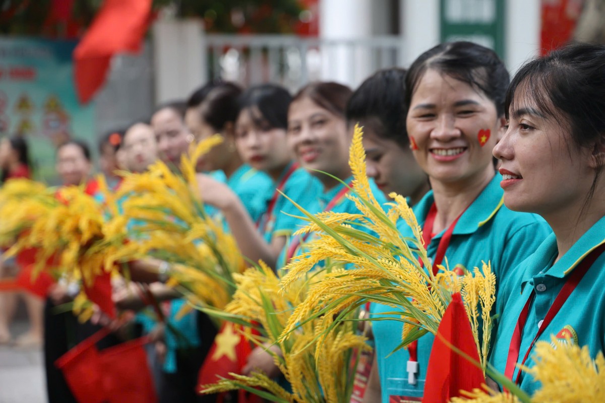 Các khối xe tăng, pháo tự hành, xe bánh xích đang di chuyển về điểm tập kết sẵn sàng Tổng hợp luyện Các khối xe tăng, pháo tự hành, xe bánh xích trùng trùng tiến về điểm tập kết sẵn sàng Tổng hợp luyện