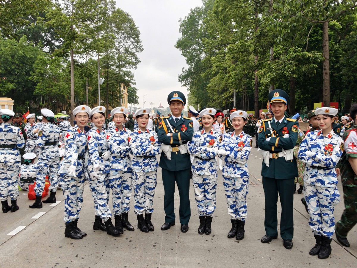 Các khối xe tăng, pháo tự hành, xe bánh xích đang di chuyển về điểm tập kết sẵn sàng Tổng hợp luyện Các khối xe tăng, pháo tự hành, xe bánh xích trùng trùng tiến về điểm tập kết sẵn sàng Tổng hợp luyện