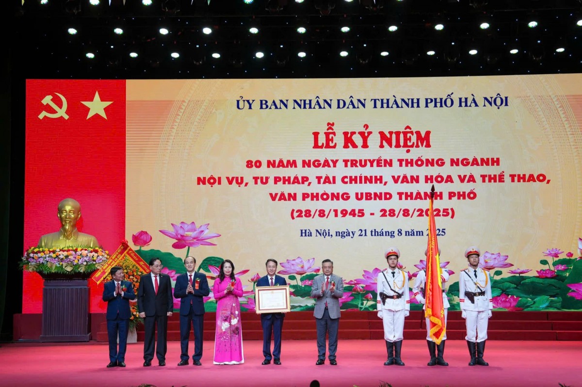 Tập trung tham mưu, thực hiện các giải pháp thúc đẩy kinh tế Thủ đô tăng trưởng nhanh, bền vững Tập trung tham mưu, thực hiện các giải pháp thúc đẩy kinh tế Thủ đô tăng trưởng nhanh, bền vững