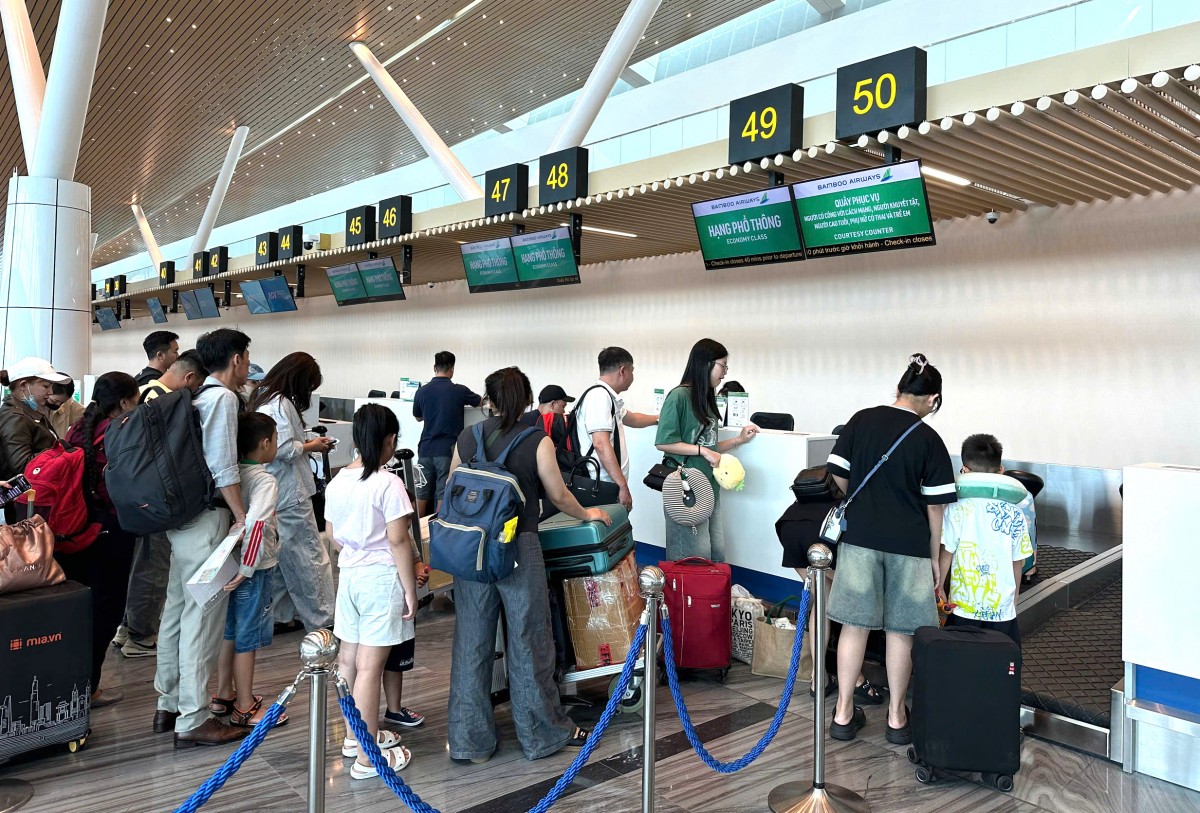 Sân bay Tân Sơn Nhất tăng chuyến dịp Quốc khánh 2/9