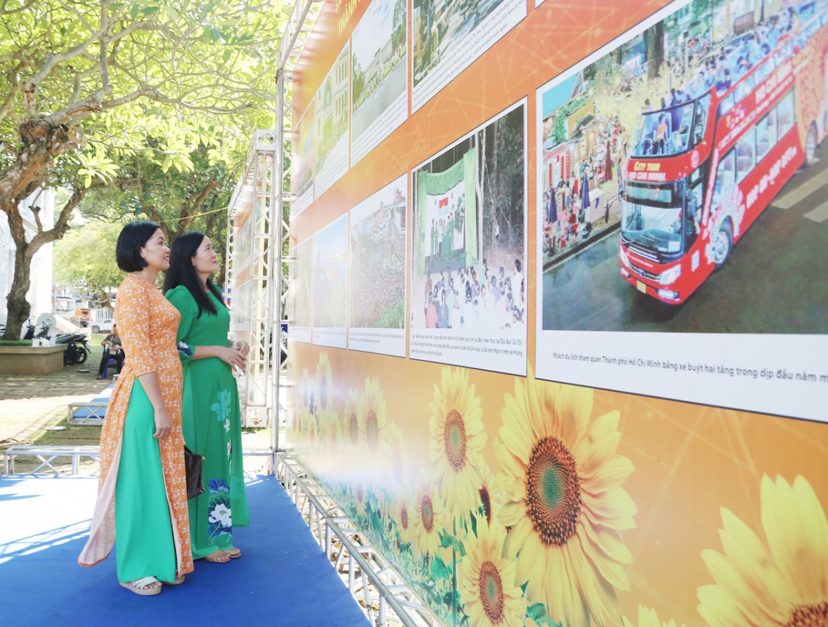 TP.HCM: Khai mạc triển lãm ảnh kỷ niệm 80 năm Quốc khánh 2/9