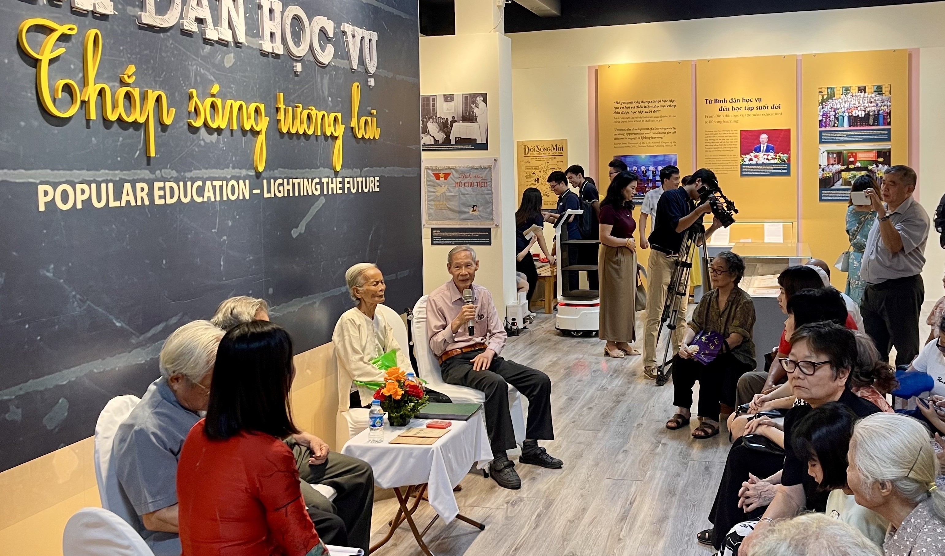 160 hiện vật quý tái hiện phong trào "Bình dân học vụ" sau 80 năm