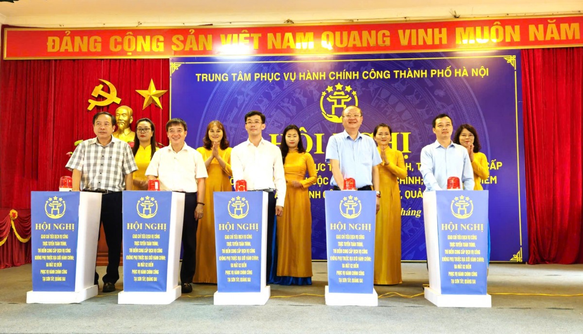 Ra mắt hai Điểm phục vụ hành chính công tại Sơn Tây và Quảng Oai